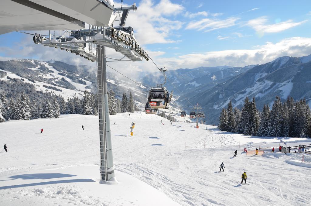 Johanneshof - Dein Mountain Wohlfuehlhotel Saalbach-Hinterglemm Exteriör bild