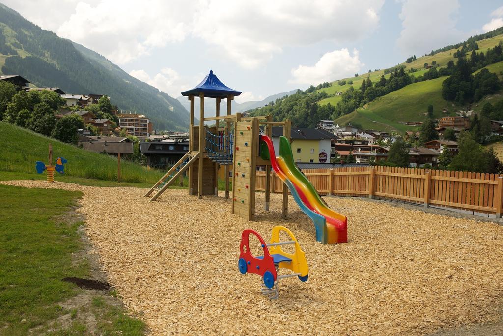 Johanneshof - Dein Mountain Wohlfuehlhotel Saalbach-Hinterglemm Exteriör bild